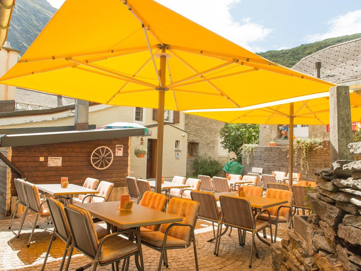 Gasthaus Pension Zum Turm Hospental Exterior foto